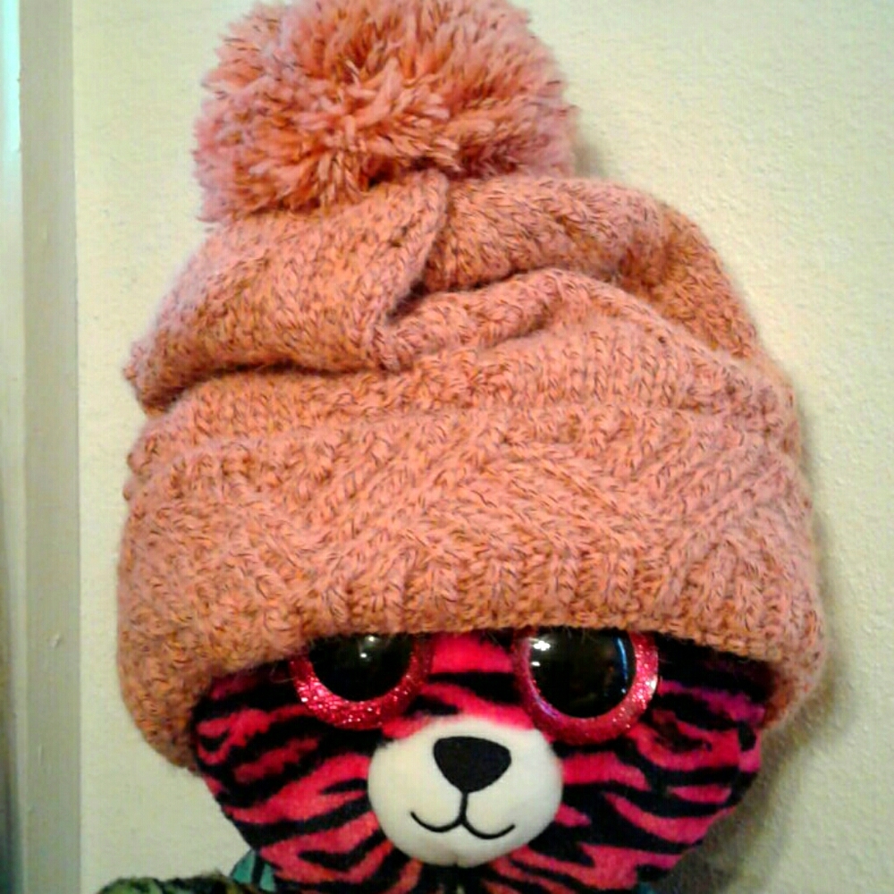 Blended pink & black pom